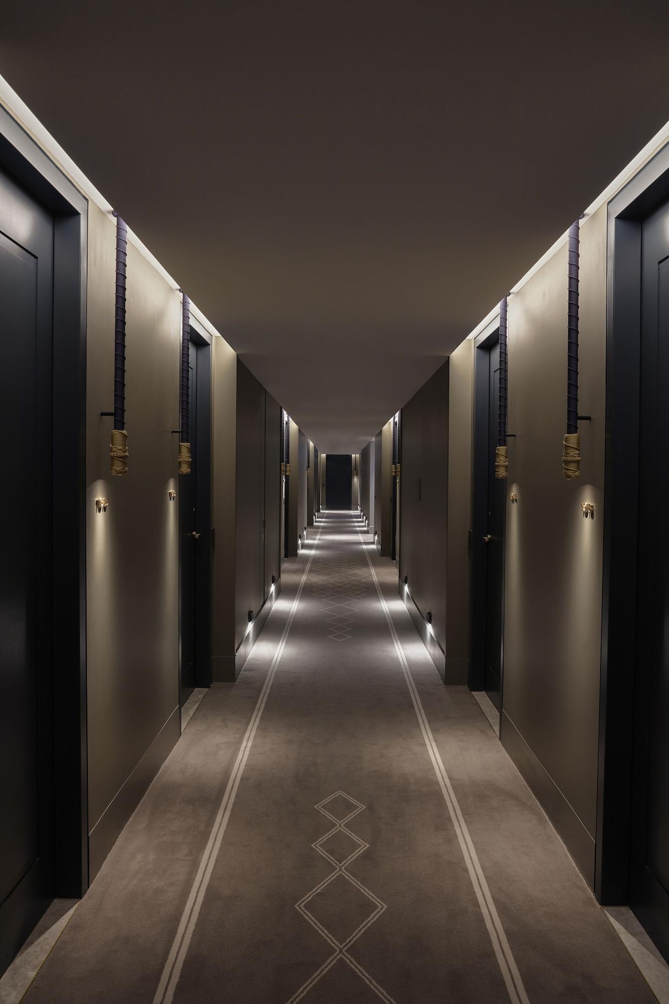 Hilton Melbourne Little Queen Street Екстериор снимка A corridor at the hotel