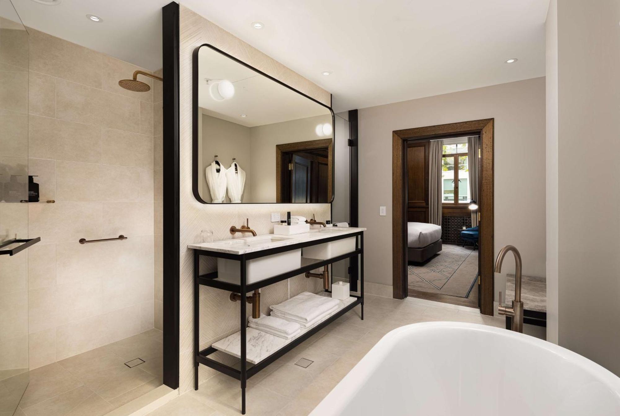 Hilton Melbourne Little Queen Street Екстериор снимка Bathroom