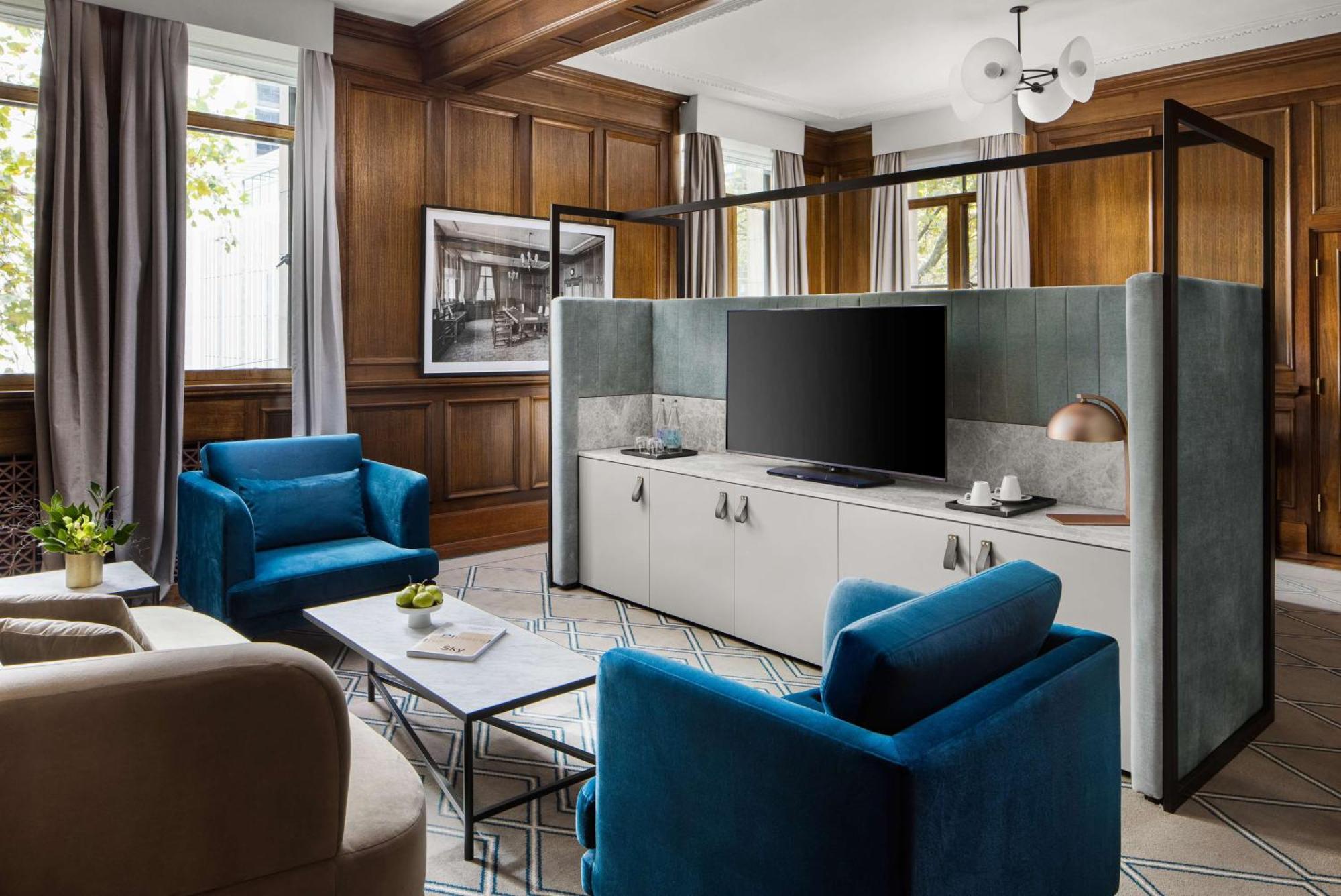 Hilton Melbourne Little Queen Street Екстериор снимка The Library at The Ivy Hotel