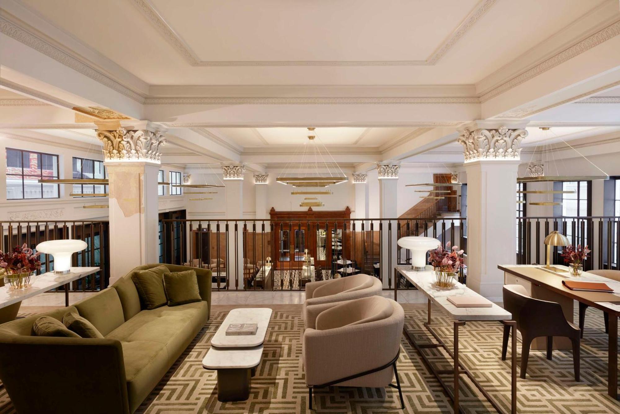 Hilton Melbourne Little Queen Street Екстериор снимка The Library at The Ivy Collection