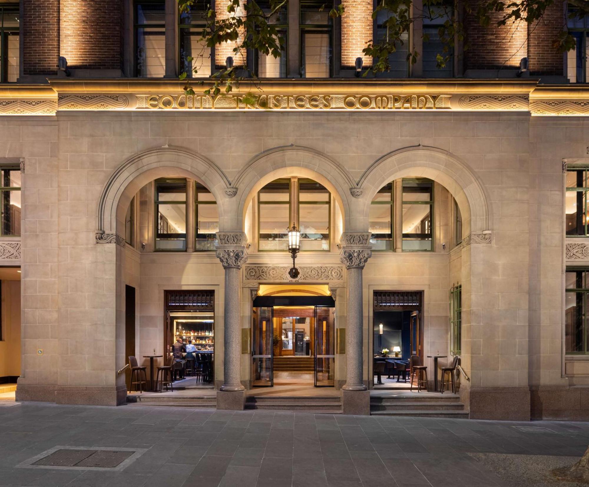 Hilton Melbourne Little Queen Street Екстериор снимка The Connaught, London