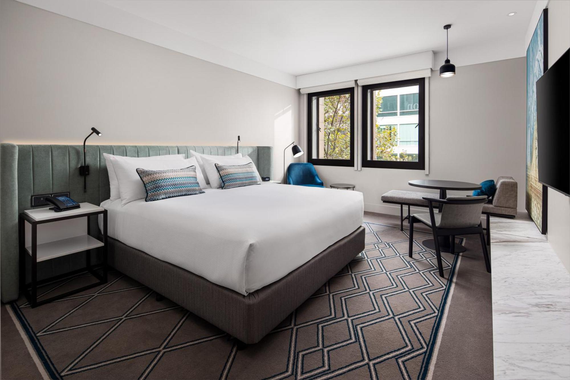 Hilton Melbourne Little Queen Street Екстериор снимка Deluxe King