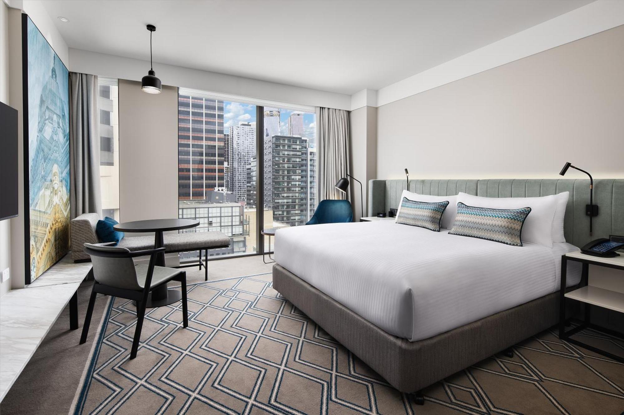 Hilton Melbourne Little Queen Street Екстериор снимка A guest room at the hotel