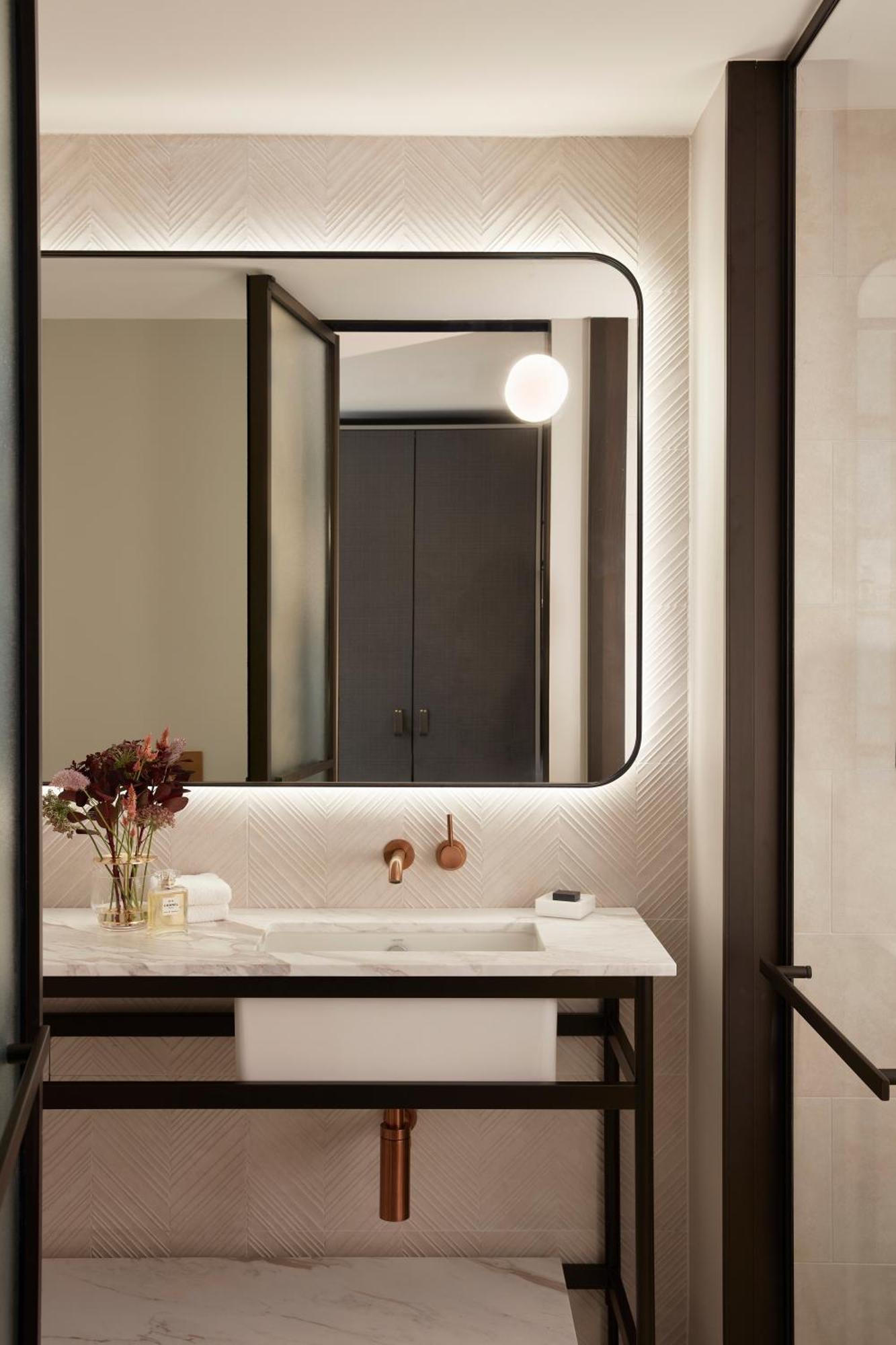 Hilton Melbourne Little Queen Street Екстериор снимка Bathroom