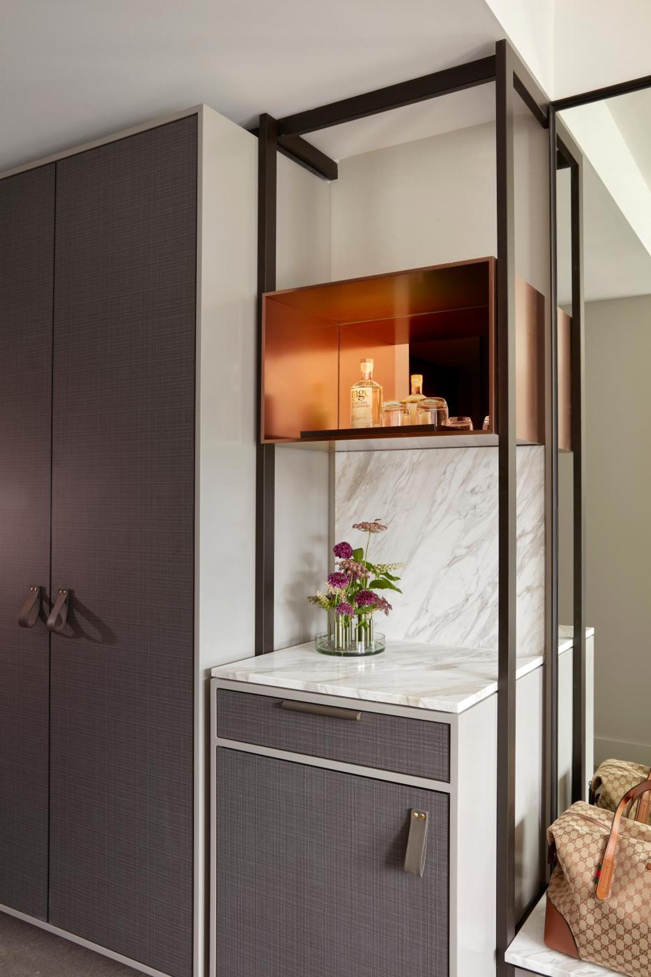 Hilton Melbourne Little Queen Street Екстериор снимка A marble vanity