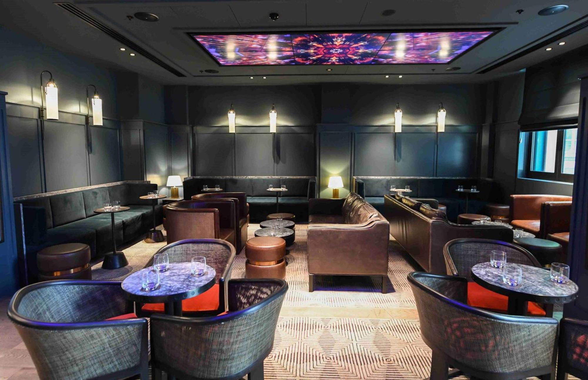 Hilton Melbourne Little Queen Street Екстериор снимка The interior of the lounge