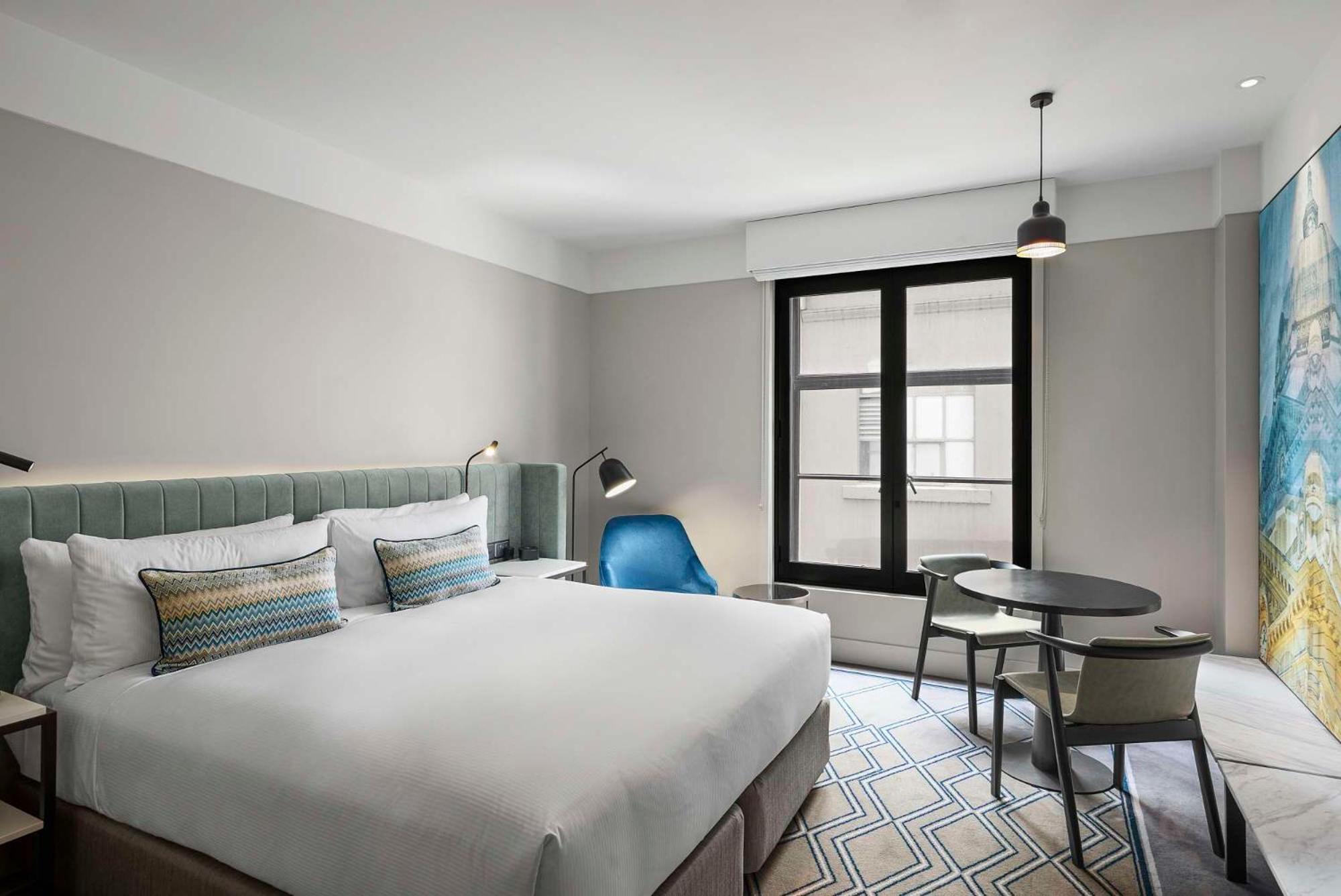 Hilton Melbourne Little Queen Street Екстериор снимка A room at the hotel